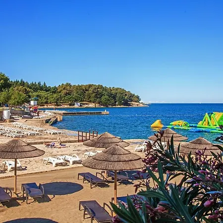 Apartamento Two-bedroom In Porec/istrien 10040