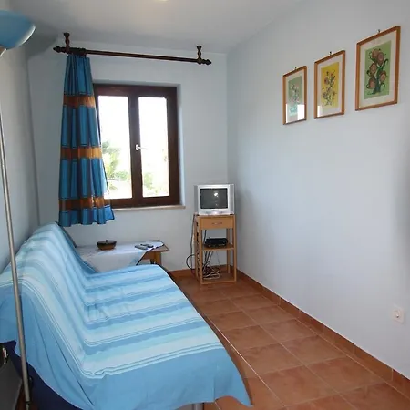 Two-bedroom In Porec/istrien 10040 Apartamento *