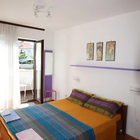 Apartamento Two-bedroom In Porec/istrien 10040 Poreč